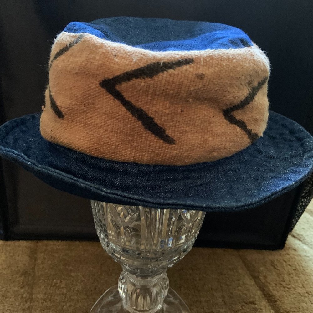 NWOT - Unisex Bucket Hat